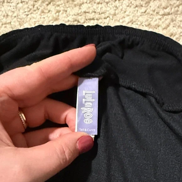 LuLaRoe Black Tall & Curvy Leggings - Picture 2 of 2